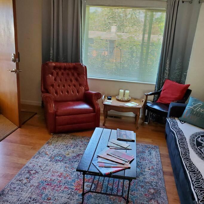 Sweet 2 Bedroom Close To U Of Oregon & Track! Eugene Luaran gambar